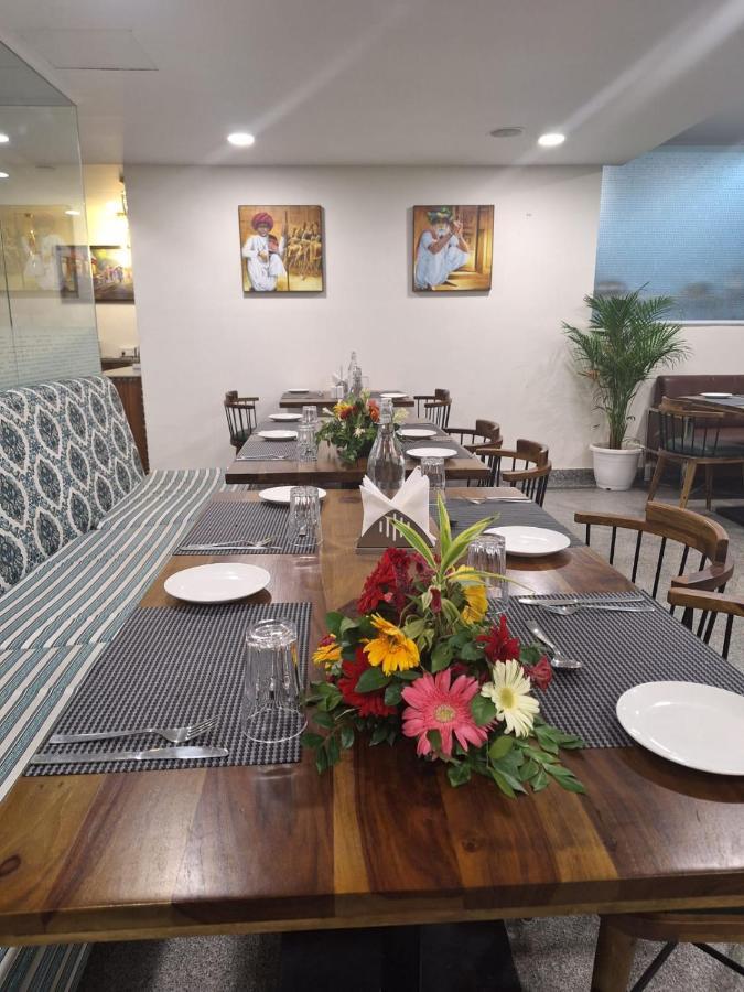 Rr Galaxy Hotel Gurgaon Luaran gambar