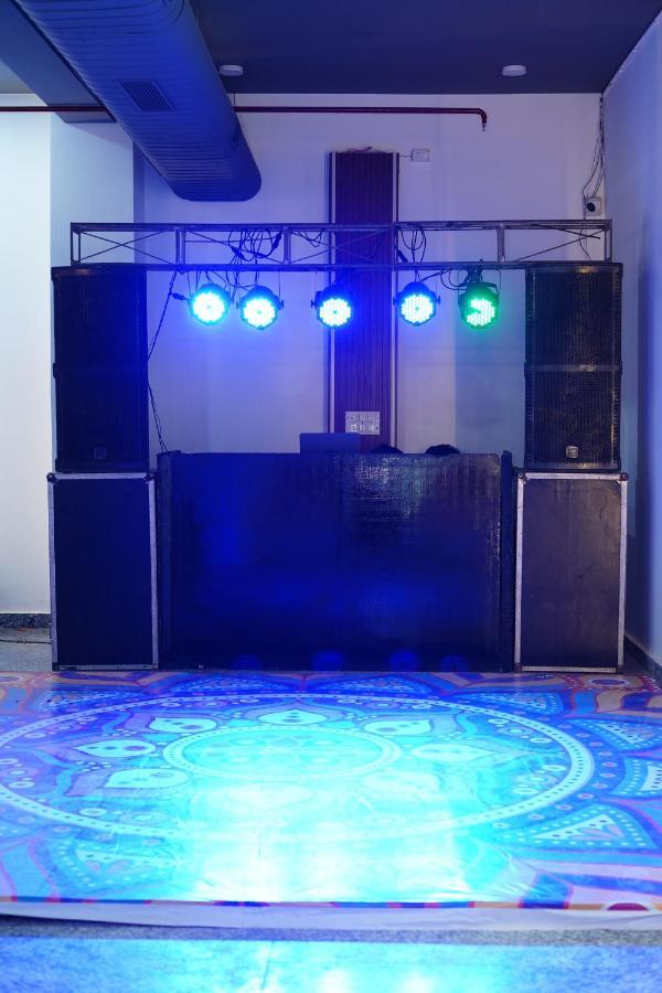 Rr Galaxy Hotel Gurgaon Luaran gambar