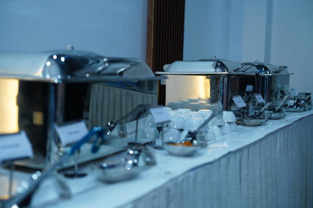 Rr Galaxy Hotel Gurgaon Luaran gambar
