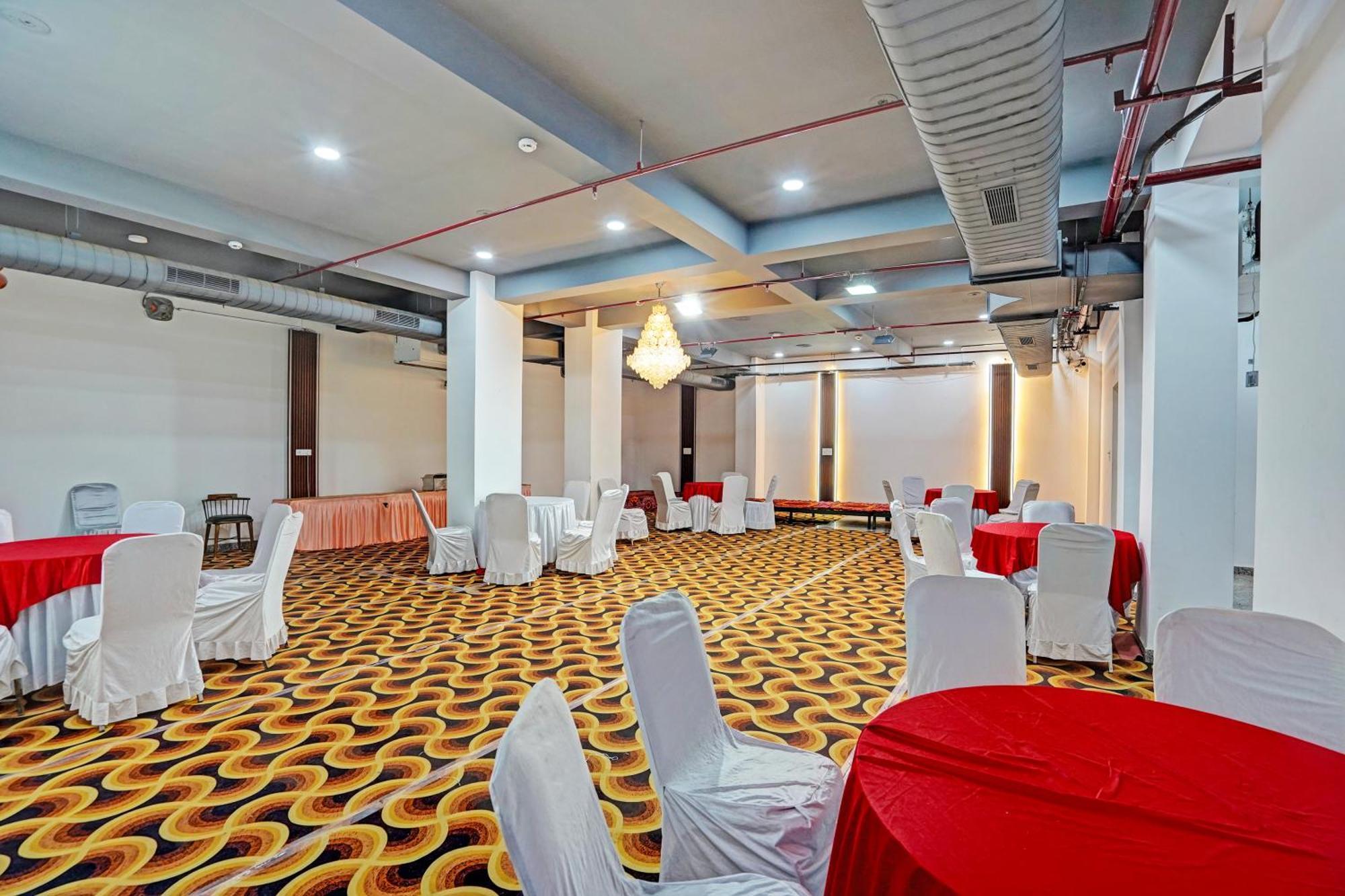 Rr Galaxy Hotel Gurgaon Luaran gambar