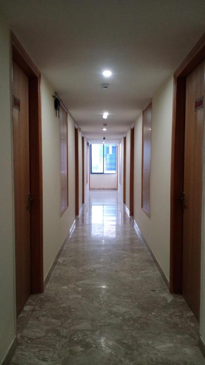 Rr Galaxy Hotel Gurgaon Luaran gambar