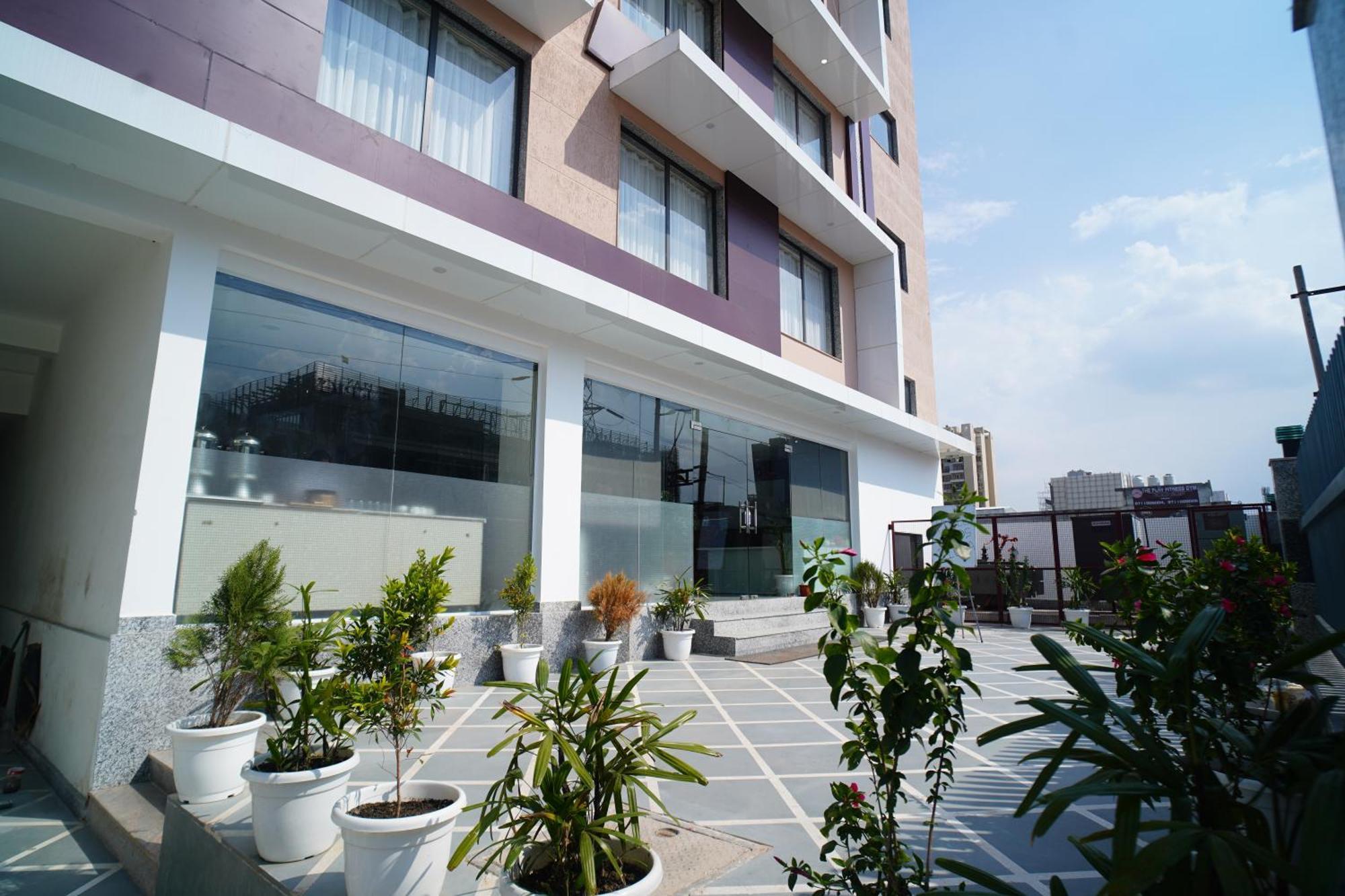 Rr Galaxy Hotel Gurgaon Luaran gambar